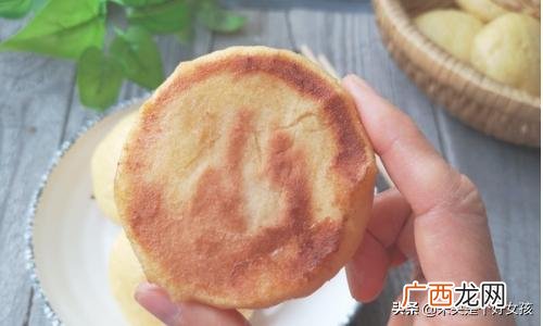 如何简单的制作玉米面饼,玉米面饼的如何做?