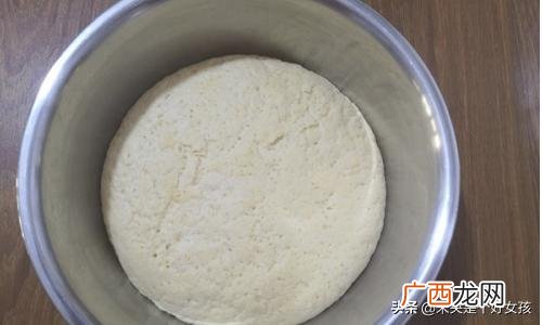 如何简单的制作玉米面饼,玉米面饼的如何做?