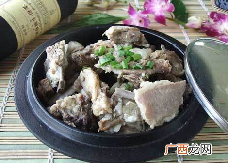 家常炖羊肉放什么调料,炖羊肉必放四种香料？
