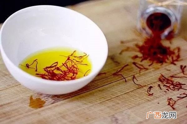 藏红花怎么泡水喝,藏红花放多少根合适？
