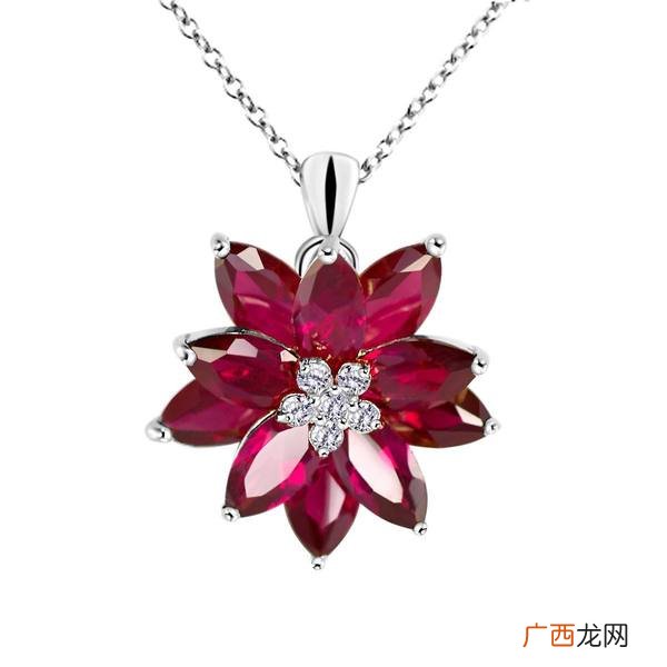 红宝石项链的功效与作用,项链戴什么寓意好？