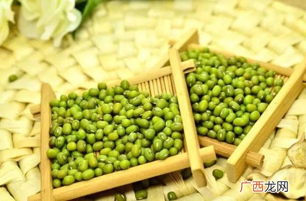 绿豆酒是什么颜色的,国鼎绿豆酒怎么样？