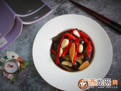 腌酱黄瓜的做法和步骤,正宗的腌制酱黄瓜一年不坏？