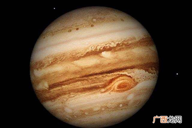 木星上的大红斑是什么,500倍的天文望远镜能看到木星吗？
