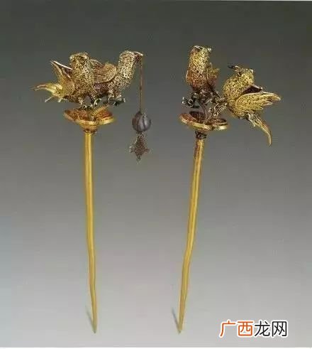 古代的钗子和簪子有什么区别,钗子和簪子一样吗？
