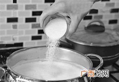 煮牛奶的正确方法是什么,煮牛奶怎么总是糊锅呢谁有什么好办法?