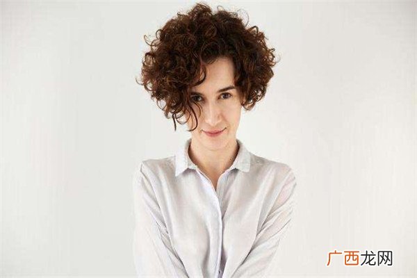 ecko犀牛什么档次,衣服上有犀牛标志的是什么牌子？