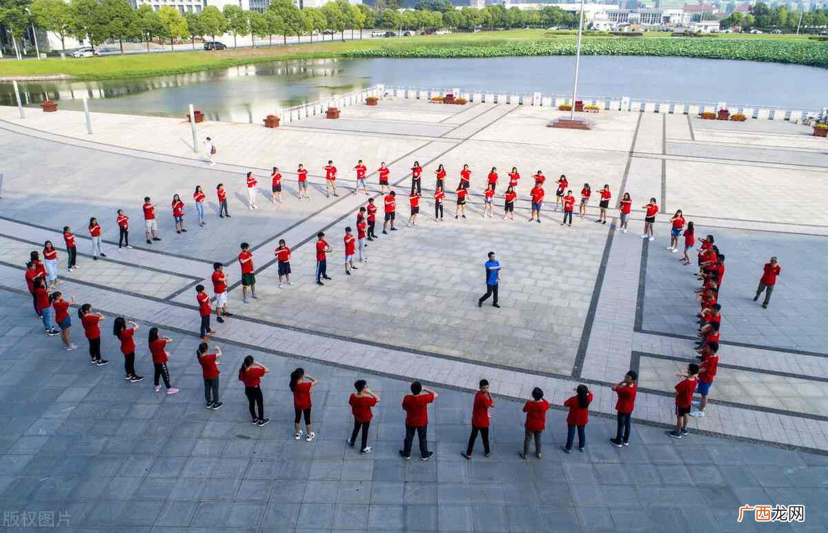 当大学老师需要具备哪些条件 当大学老师需要什么条件