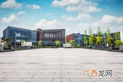 郑州大学占地面积多大急,郑州大学是几本？