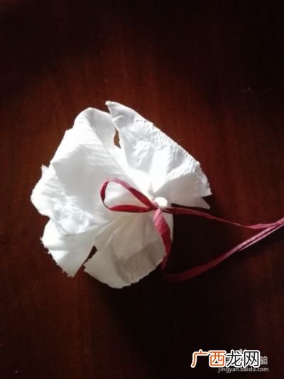 卫生纸怎么做玫瑰花,魔术:怎么在手里变出一朵玫瑰花？