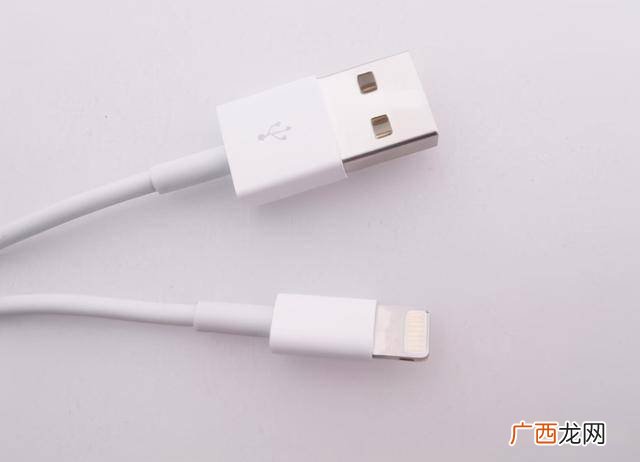 苹果原装线能快充吗,苹果usb数据线支持快充吗？
