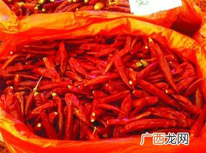 干辣椒面怎么做才能又辣又香,辣椒为什么要磨成粉？辣椒面和辣椒粉分别用于什么类型的菜？