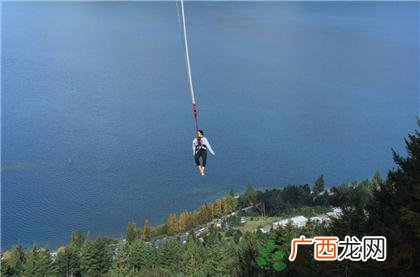 蹦极的好处坏处,五十岁还可以蹦极吗？