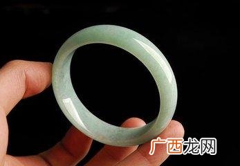 什么是糯种翡翠,翡翠的冰糯种z3是什么意思？