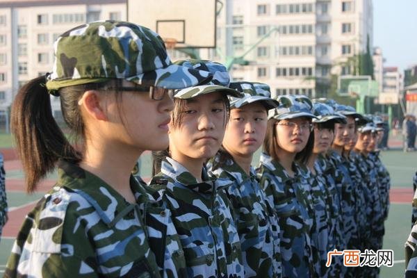 军训训练哪些项目,军训什么项目最好？