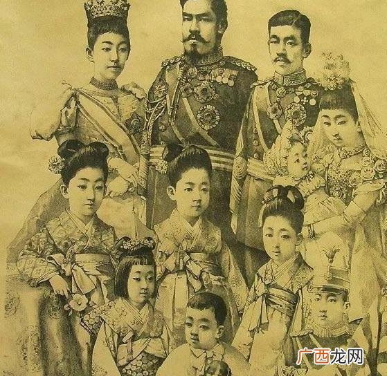 在抗日战争时期日本天皇有实权吗,为什么日本天皇没有实权,日本鬼子却总强调效忠天皇?