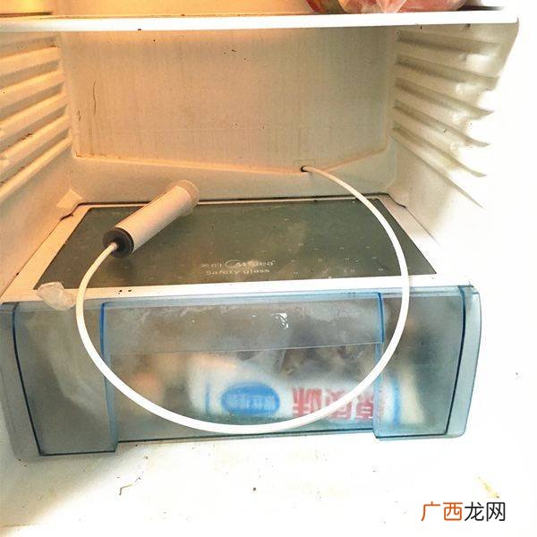 冰箱积水怎么处理,冰箱排水孔怎么排水？