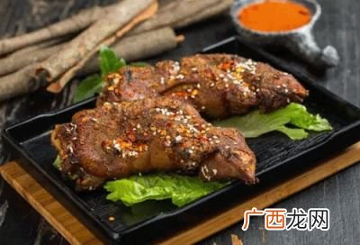 烤猪的配料是什么,烤乳猪配方？
