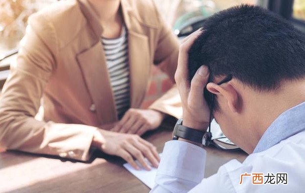 考上公务员的人还可以做生意吗,在职公务员可以做生意或开公司吗？