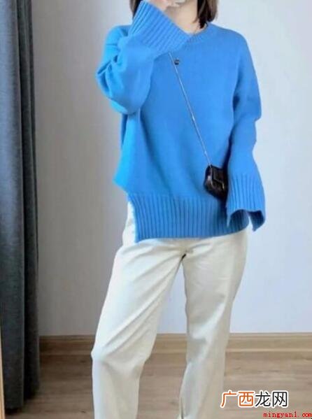 白色牛仔裤配什么上衣好看