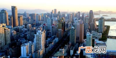 鹭岛是哪个城市,深圳和厦门那个大?