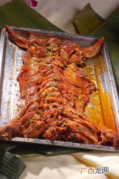 烤全兔怎么做,如何将整只兔子烤出美味?