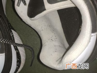 运动鞋受潮发霉怎么办,运动鞋发霉怎么洗?