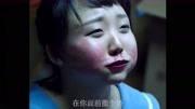 楚楚baby取出手机直播游戏并开启美颜滤镜 楚楚baby是什么梗