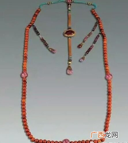 清代的朝珠是什么材质的,什么是清廷朝珠等级制？