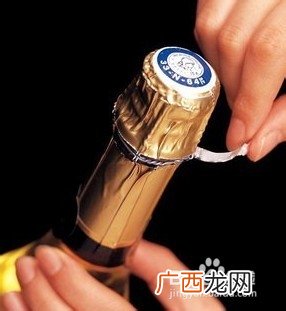 开瓶方法,香奈起泡酒怎么开瓶？
