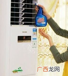 怎么清洗空调柜机,空调柜机买自清洁还是可拆洗的?