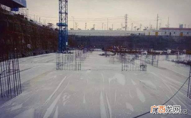 现浇混凝土养护时间是多久,水泥浇筑后多久可以使用？