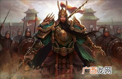 关羽的大刀在那里,关羽鞍前马后拿刀的是谁？