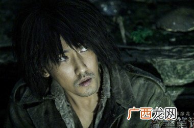 秦岭神树的老痒是谁,吴邪雪山高巅被人抹了脖子,被谁救的？