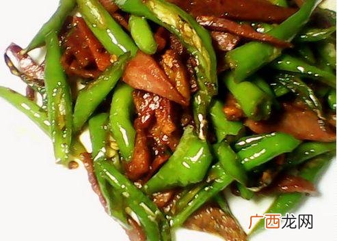 青椒炒火腿的家常做法,青辣椒韭菜火腿肠的家常做法？