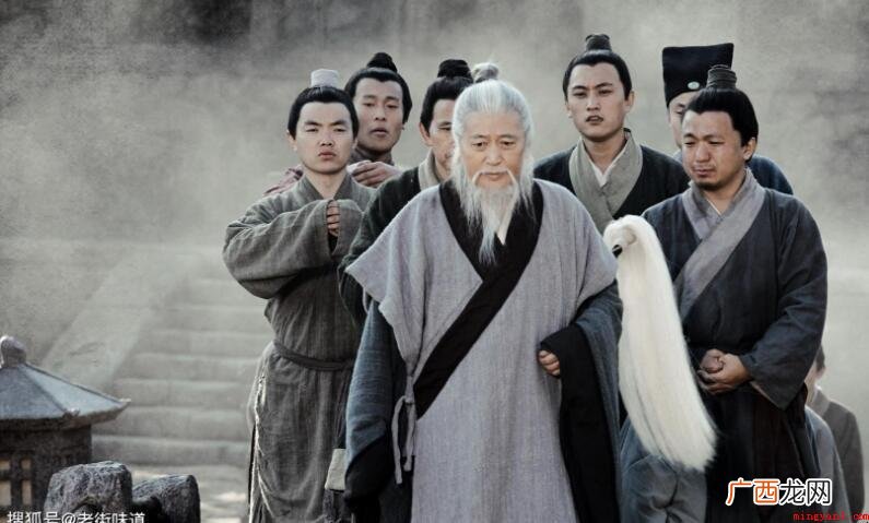 踏破铁鞋无觅处是什么意思