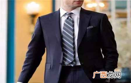 领带怎么系一步一步教,系领带简单方法？