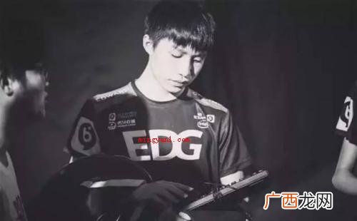 简略回应lol诺言由于吐槽对手像仔猪一样待宰 厂长7777是什么梗是什么意思