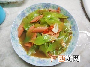火腿肠适合炒什么菜,鸡肉炒火腿肠的做法大全？