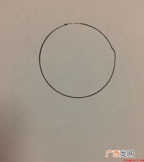 足球简笔画怎么画