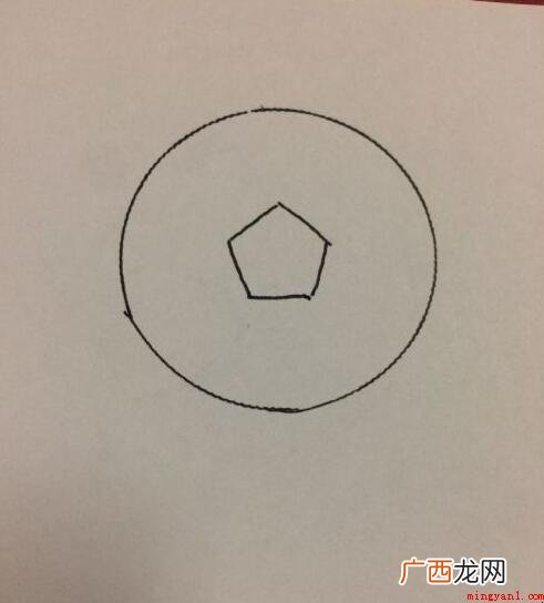 足球简笔画怎么画