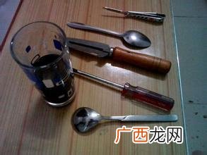 红酒怎么打开没起子,买了瓶红酒，没有起子，怎么办，怎么打开？