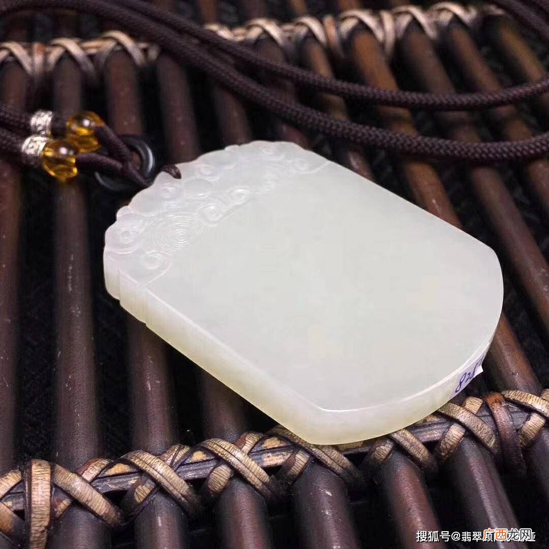 佩戴玉对身体有什么好处,戴玉对人有好处吗？