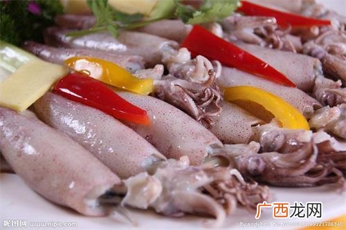 烤鱿鱼热量高吗,烧烤和烤鱼哪个热量高？