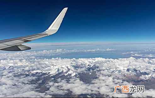 坐飞机需要提前多久到机场