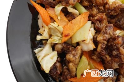 炖土豆块怎么做好吃,炖土豆怎么做好吃，鳇鱼炖土豆的家常做法？
