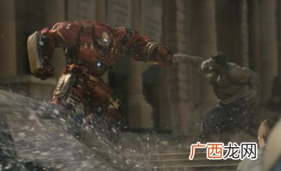 绿巨人和钢铁侠对打是哪一部电影,钢铁侠打浩克是哪部电影？