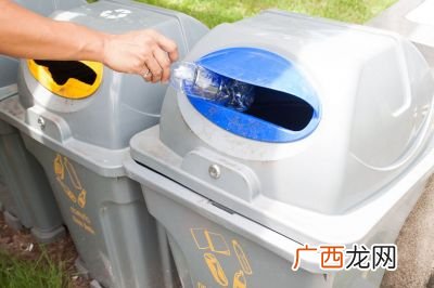 洗鞋机鞋子怎么摆,刷完鞋子用洗衣机该如何摆放，甩干？