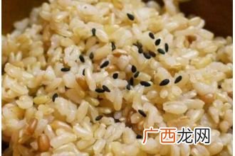 什么是三色营养光,三色鱼饲料红色是什么？