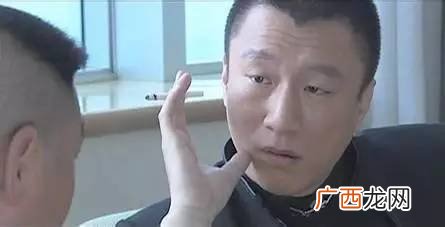 征服里刘华文是被谁打的,征服里面李丽为何杀刘华文？